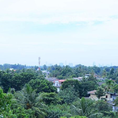 Heritage Eco Resort Kelaniya Exterior photo