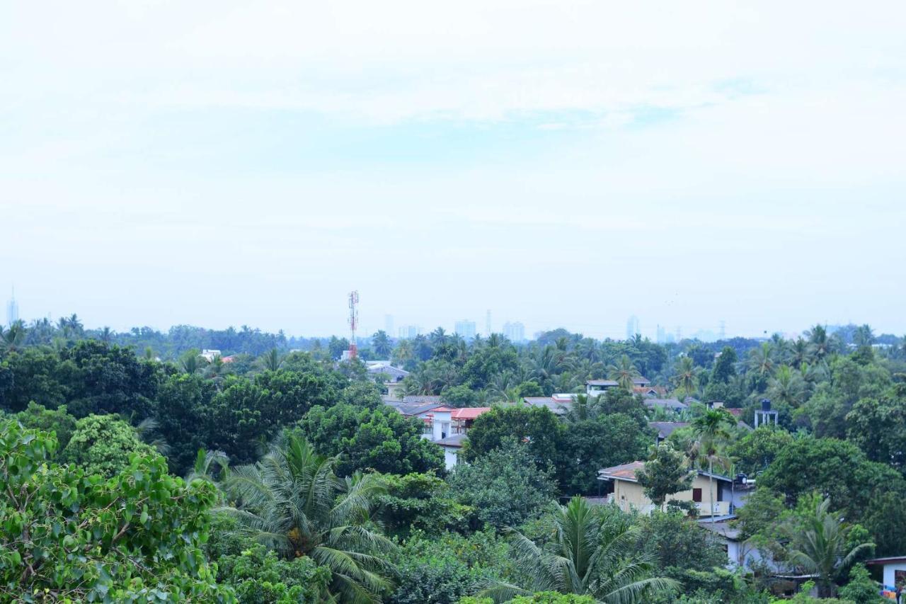 Heritage Eco Resort Kelaniya Exterior photo