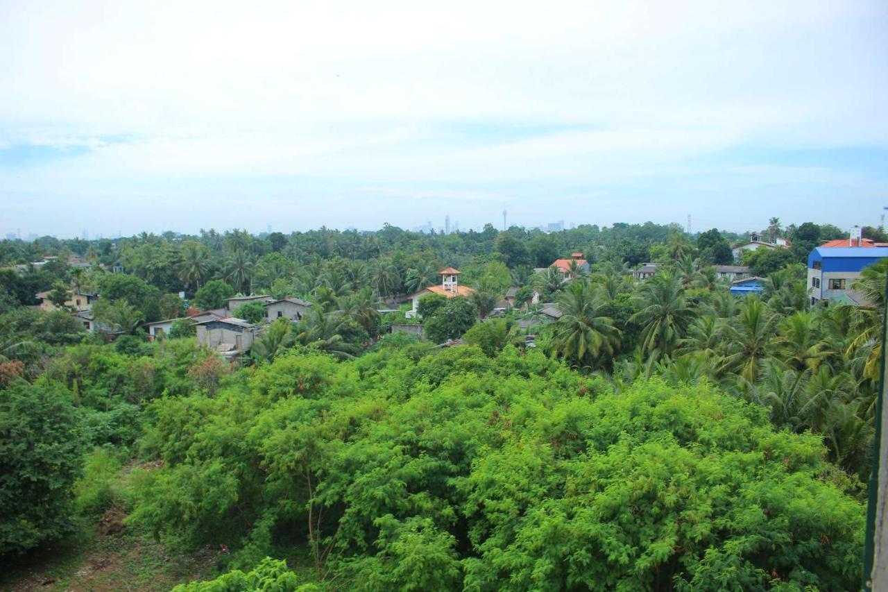 Heritage Eco Resort Kelaniya Exterior photo