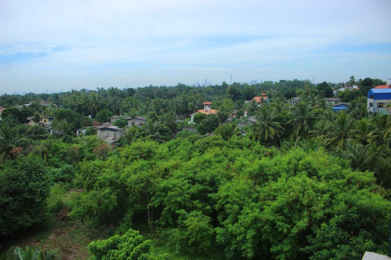 Heritage Eco Resort Kelaniya Exterior photo