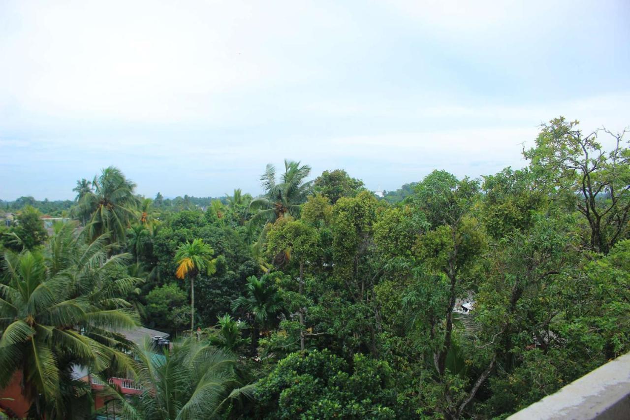 Heritage Eco Resort Kelaniya Exterior photo